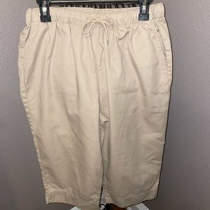 NWOT!! Carol Bay Elastic Waist  Pull Up Capris.  Length is 28”